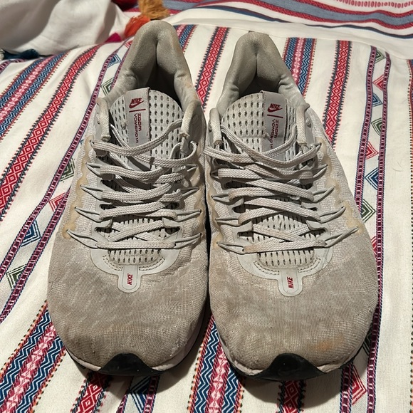 White/red Zoom Vomero Size 11.5 - Picture 5 of 5